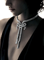 Harry Winston 2012度假系列广告大片Freja Beha Erichsen为珠宝品牌Harry Winston拍摄2012节日季广告大片，端庄的神情，优雅的着装尽显大将之风，Harry Winston的钻石珠…_攀比轩潮牌