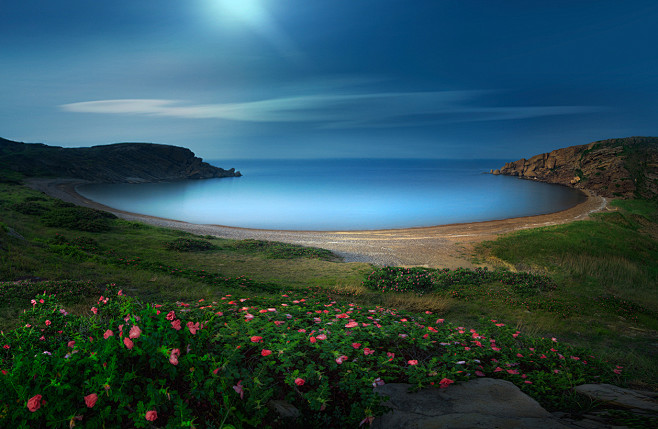 The moon bay by Shan...