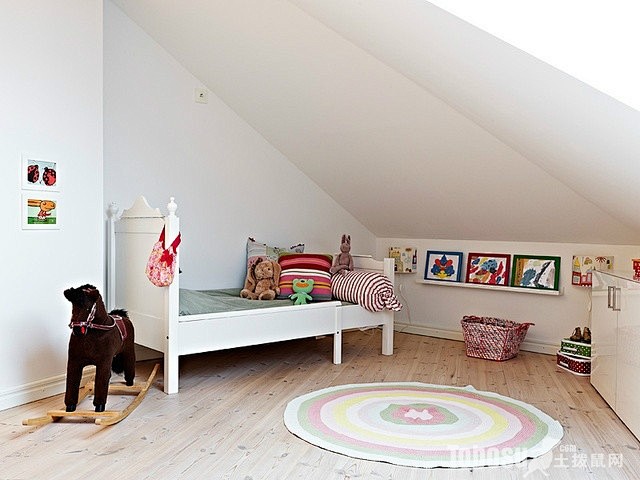 可爱的儿童房阁楼装修效果图—土拨鼠装饰设...