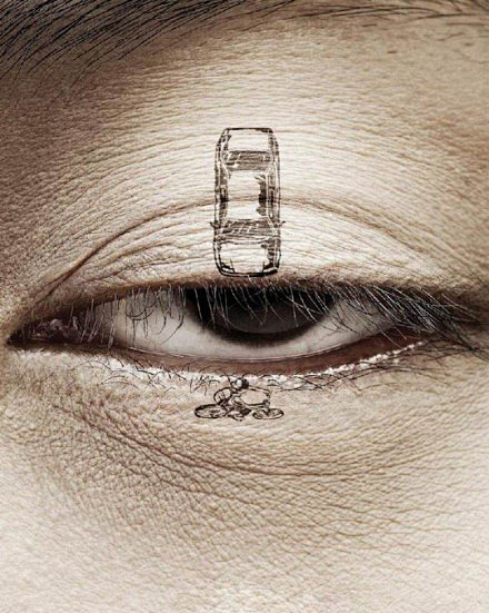 交通安全创意广告：事故总在眨眼间