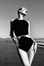 Monochromatic Gaze : Monocromatic Gaze is a timeless and dramatic summer afternoon at a bleak beach. Vintage clothes, along with exclusive pieces by Gustavo Enpuro, create classic but contemporary outfits in attempt to go further from fashion.Fashion Phot