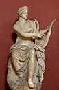 梵蒂冈博物馆
       （Terpsichore），希腊缪斯之一，负责舞蹈（Muse of dance）。这个作品的原件是公元前2世纪的一件希腊雕塑，这件作品是罗马人的复制品。