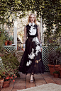 Marchesa Pre-Fall 2019 Fashion Show : The complete Marchesa Pre-Fall 2019 fashion show now on Vogue Runway.