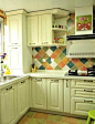 小厨房装修效果图大全2012图片 色彩斑斓马赛克墙砖装饰