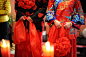 婚礼是汉传统文化精粹之一，大红花轿、浩浩荡荡的迎亲仪仗队、拜天地、掀盖头……身穿“凤冠霞帔、状元服”的中式婚礼，“追寻文化根源、重视传统民俗”成了现代人的新“时尚”，这就是中式婚礼。