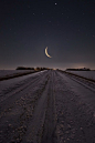 月。by Aaron Grohen﻿ 。#星空# #夜空#