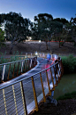 澳大利亚阿德莱德托伦斯河大桥River Torrens Bridge by Oxigen,景观前线inla.com.cn 景观设计门户