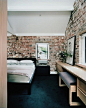 impressive-bedrooms-with-brick-walls-3-554x695