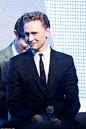 #Tom Hiddleston# 你不要这样的看着我！http://t.cn/8siXkvo