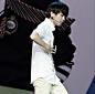#TFBoys王俊凯# 8.26步步高见面会。这位少年站在舞台上便是让人人瞩目的焦点，熠熠生辉!