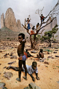 Mali children ~ Photography by Steve McCurry, Follow his blog.