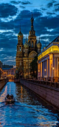 The historic center of St. Petersburg, since 1990 included in the UNESCO list of World Heritage Sites, contains inside many buildings, monuments and museums, famous throughout the world. Church of the Savior on Spilled Blood, Russia by Pasquale Di Pilato