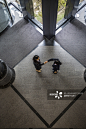 Aerial View of Asian Business Women Entering Office Building Lobby - 创意图片 - 视觉中国