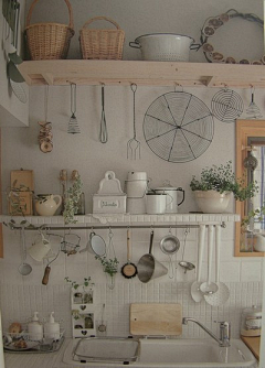 爱家居创意坊采集到温馨质朴的小厨房