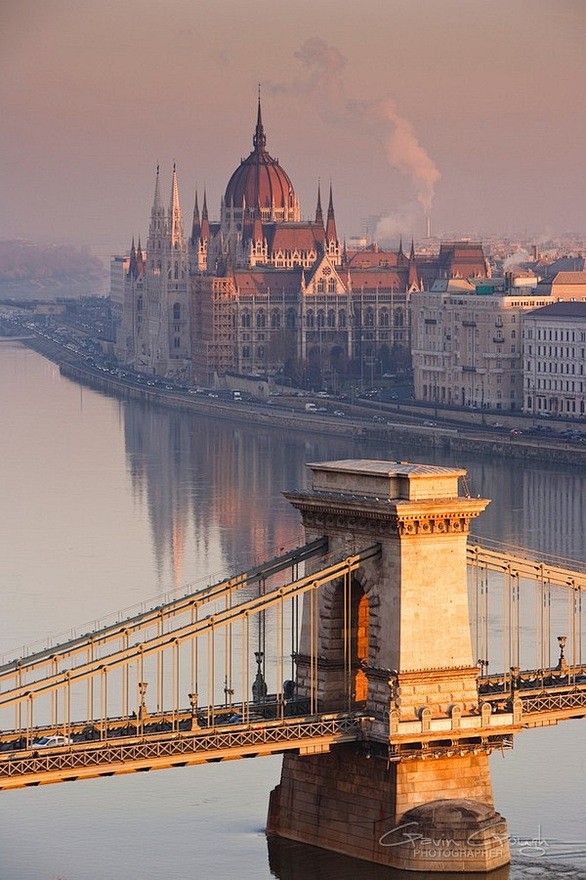 布达佩斯。