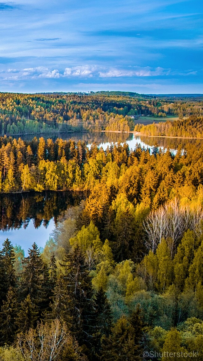 芬兰国土上很大一部分都是被水和湖覆盖，湖...