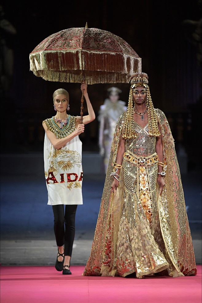 意大利著名双人设计师奢侈时尚综合品牌 D...
