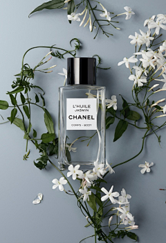 `莕菜兒采集到CHANEL