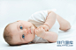 迷人蓝眼睛的可爱小宝宝桌面背景图片下载-非凡图库