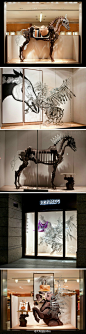 台湾艺术家Shih-Pin Hsi (席時斌) 为爱马仕台湾的橱窗做的雕塑马，材料用到金属和木材。