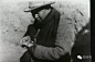 1929年秋，李济在安阳殷墟第三次发掘现场获得唯一的一片彩陶片