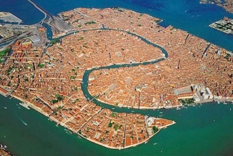俯瞰威尼斯。