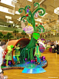 mall decoration, pinned by Ton van der Veer: 