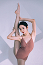 gogo国模人体艺术舞蹈美女高难度姿势图片