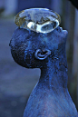 乌兰克艺术家Nazar Bilyk 的雕塑作品“雨”，以青铜和玻璃为材料，被放大的晶莹剔透的雨珠和粗糙的人体，隐喻人与自然的关系以及人类对宇宙万物的探索。