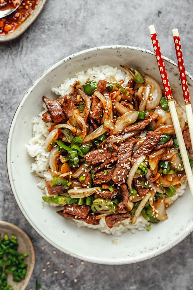 青椒牛肉饭