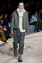 Louis Vuitton Fall 2018 Menswear Fashion Show : The complete Louis Vuitton Fall 2018 Menswear fashion show now on Vogue Runway.