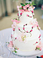 分分钟激发你的少女心 甜蜜与美感兼备的樱花婚礼蛋糕+来自：婚礼时光——关注婚礼的一切，分享最美好的时光。#婚礼蛋糕#