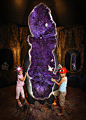 [乌拉圭皇后] “乌拉圭皇后”——世界最大的紫晶晶洞在水晶洞穴博物馆在阿瑟顿,澳大利亚