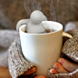仿生＞小人，茶包做成小人的形态，装了一肚子茶叶，靠在杯子里很享受的泡澡……
天人设计《设计元素》九月第二周分享