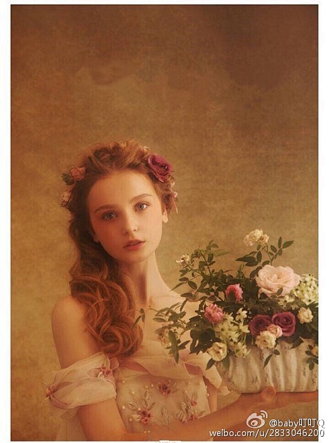 【 春的女神 】来源于中世纪油画中的少女...