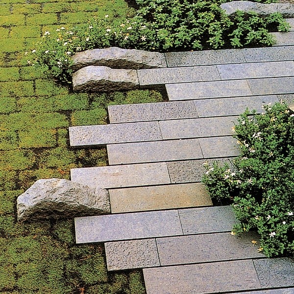 zigzag,甚至草坪都有砖块感