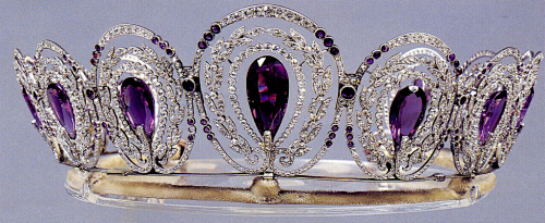 亚历山德拉王后的紫水晶王冠