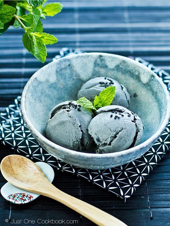 Black Sesame Ice Cre...