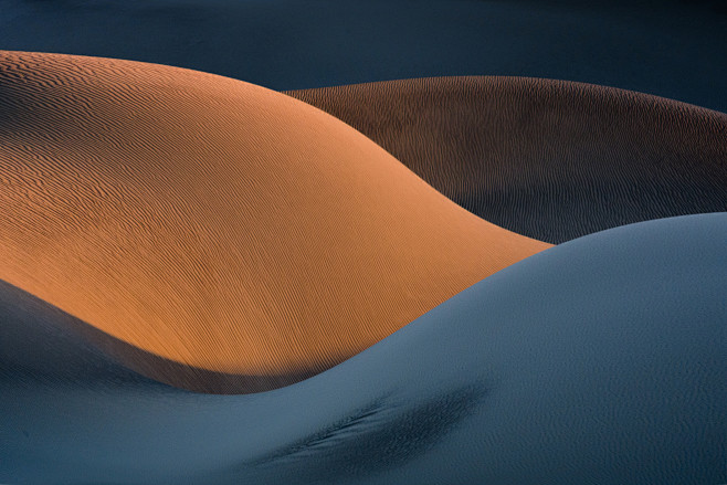 The Curves by Ali As...