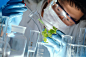 淘宝 聚划算 天猫 看着试管的实验员 医疗业 [你懂得点击http://url.cn/WLlh2h有惊喜】 拿着锥形瓶的手势 做生物实验的科学家图片 医生的科学实验图片