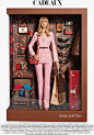 意大利时尚摄影师Giampaolo Sgura最近在巴黎为《Vogue》杂志精选了11个超级大牌，并拍摄了一组有趣的人像照片“Panoplies（礼盒）”。照片中的真人模特化身芭比娃娃，一个个被装进了橱窗盒里，看上去跟商店里售卖的娃娃礼盒无异。好玩的是，Giampaolo Sgura之前用充气娃娃拍过一组黑白时尚作品，这次算是一种反转尝试吧。