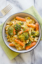 Mac and Cheese with Broccoli and Carrots - skillet Mac and Cheese loaded with healthy broccoli and carrots. Even the pickiest eaters like it | rasamalaysia.com