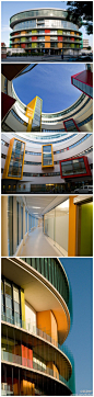 #创意建筑欣赏#急诊及传染病门诊中心，位于瑞典马尔默。整不论是外观的颜色、样式以及装潢都被纳入到精细化设计中，力求通过这种暖色调的处理方式促进病人的恢复。垂直的玻璃窗格设计可以调节室外照射进病房的光线。要是儿童门诊部楼外擦玻璃的是蜘蛛侠和超人，就更好了~