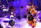 迪奥(Dior)携手巴黎春天百货(Printemps)推出圣诞橱窗“大戏”，细腻精湛手工×梦幻动态场景，74个“Dior娃娃”演绎微缩都市的优雅传奇！