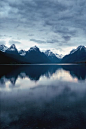 This gorgeously eery shot of Glacier National Park, Montana gives us the goosebumps! (photo: Beth Spreadborough): 