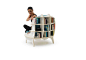 「Shelf Chair」是日本 YOY 设计工作室为意大利家具公司 Campeggi 带来的家具设计，一如字面上所表明的，这是书架和阅读座椅的集合。为了运输的方便，整个设计由平板结构而成，它可以在很短时间内的拼装成小巧的立体书架。再加上一个软垫和靠垫，整个架子就华丽变身，成为舒适的阅读座椅，格子书架也就成了椅子靠背，方便随手取放书籍。#创意##家居##家具#