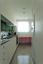 巴西Curitiba优雅的现代白色公寓-设计之家