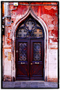 this is soo beautiful... idk what it is about an amazing door that catches my eye but i love it!!