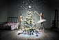 礼物,圣诞节,摄影,_526710529_Christmas tree in children's bedroom with snow_创意图片_Getty Images China