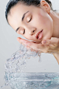 时尚洗脸的女性高清图片 - 素材中国16素材网